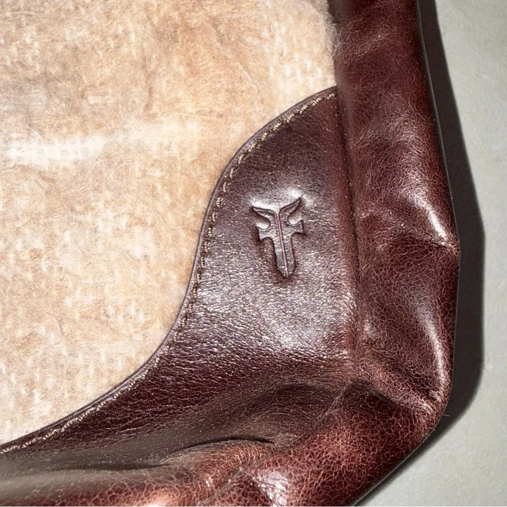 Frye Melissa Fuzzy Blanket Bucket Hobo Bag Purse Shoulder Bag Crossbody